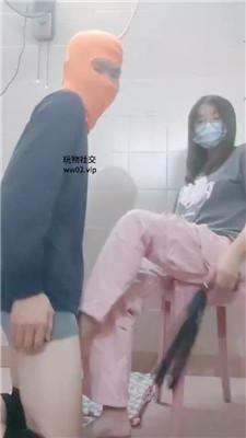 【网盘】【奇了怪了】白袜踩虐/鞭打/坐脸窒息 JS241108-16