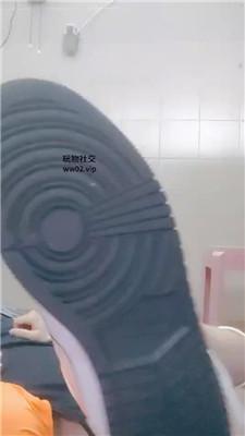 【网盘】【奇了怪了】白袜踩虐/鞭打/坐脸窒息 JS241108-16