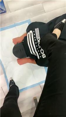 【网盘】【Ease殿下】双S-桌底视角-雪地靴踩踏喂食 JS241108-21