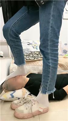 【网盘】【佳佳】组装狗笼奖励粉鞋白袜踩踏 JS241108-22