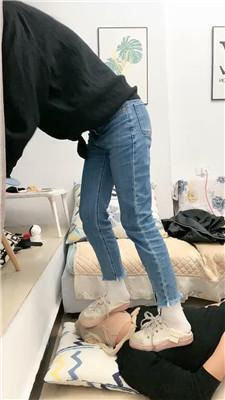 【网盘】【佳佳】组装狗笼奖励粉鞋白袜踩踏 JS241108-22