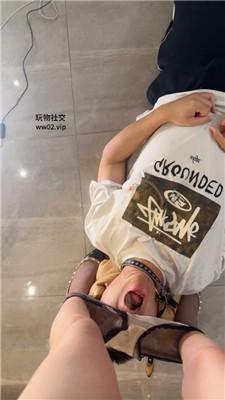 【网盘】【了了的】掐乳坐脸窒息/肉丝脚踩虐/喝洗脚奶 bf46789