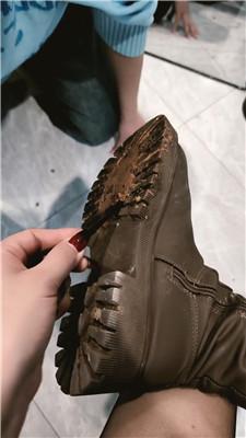 【网盘】【芮兮夫妻】舌头鞋刷/靴子黑丝脚插嘴 JS241108-1