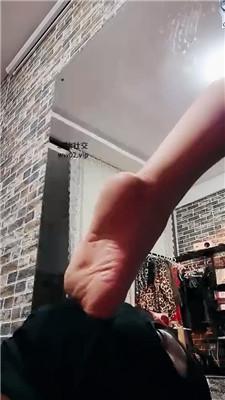 【网盘】【冷颜】掐乳脚深喉/伺候沐足 bf46792