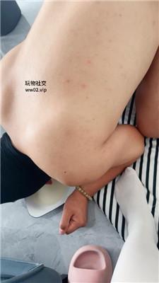 【网盘】【恩恩】白丝脚踩虐/舔圣水 JS241109-20