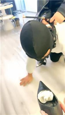 【网盘】【傲雪】马术训练-高跟长靴玩虐/喂口水 bf46852