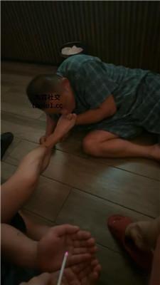 【网盘】【子熙大人】按摩店双奴舔技师的脚/奴下奴 JS241112-25