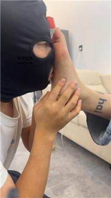 【网盘】【白鹭】素人S-跪舔高跟/抽耳光/转胯骑马/踩踏 bf49912