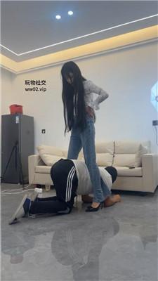 【网盘】【白鹭】素人S-跪舔高跟/抽耳光/转胯骑马/踩踏 bf49912