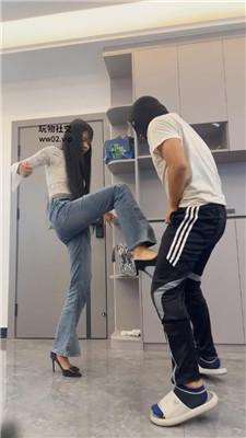 【网盘】【白鹭】素人S-跪舔高跟/抽耳光/转胯骑马/踩踏 bf49912