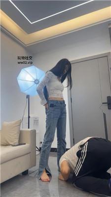 【网盘】【白鹭】素人S-跪舔高跟/抽耳光/转胯骑马/踩踏 bf49912