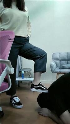 【网盘】【樊樊大人】脏鞋原味棉袜玩虐脚垫 JS241112-43