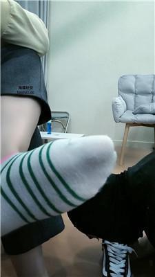 【网盘】【樊樊大人】脏鞋原味棉袜玩虐脚垫 JS241112-43