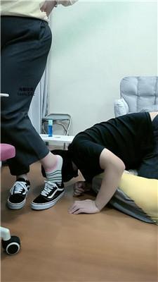 【网盘】【樊樊大人】脏鞋原味棉袜玩虐脚垫 JS241112-43