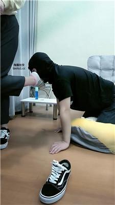 【网盘】【樊樊大人】脏鞋原味棉袜玩虐脚垫 JS241112-43