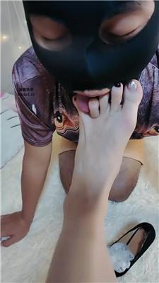 【网盘】【柠檬】贱狗就喜欢吸吮白嫩的脚指头 JS241112-50