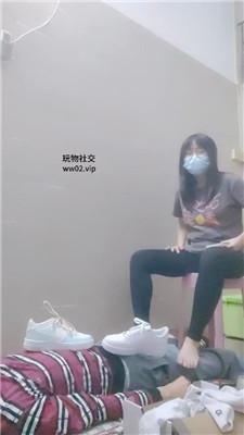 【网盘】【奇了怪了】鞭打/运动白袜踩虐 JS241112-52
