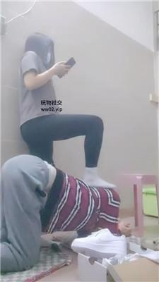 【网盘】【奇了怪了】鞭打/运动白袜踩虐 JS241112-52