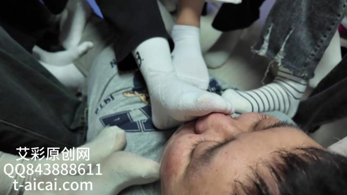 【网盘】『chnnsct1818』超臭！女学生们的群体臭脚折磨 YC-241107-5