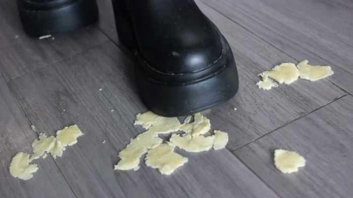 【爱秀套图】【黑丝诱惑】素人篇：幼儿园美术老师晓熊初次尝试各项目的调教 YC-241206-4