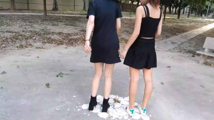 【爱秀套图】JK短靴小鱼姐姐携手梦梦小白鞋户外爆踩馒头羞辱 YC-241116-5