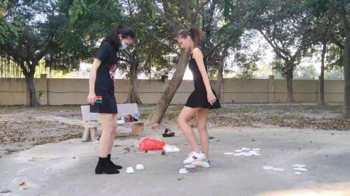 【爱秀套图】JK短靴小鱼姐姐携手梦梦小白鞋户外爆踩馒头羞辱 YC-241116-5