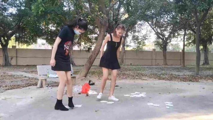 【爱秀套图】JK短靴小鱼姐姐携手梦梦小白鞋户外爆踩馒头羞辱 YC-241116-5