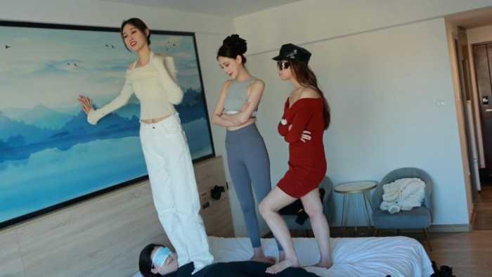 【爱秀套图】绝美3车模群踩女M YC-241124-8