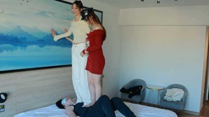 【爱秀套图】绝美3车模群踩女M YC-241124-8