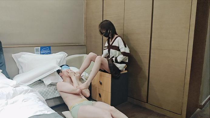 【爱秀套图】【啦啦啦】新开发的cos小姐姐超暴力踢裆 ACYC-3956