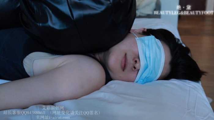 【爱秀套图】三模特皮裙玩女奴绝命窒息 GD010 YC-241125-2