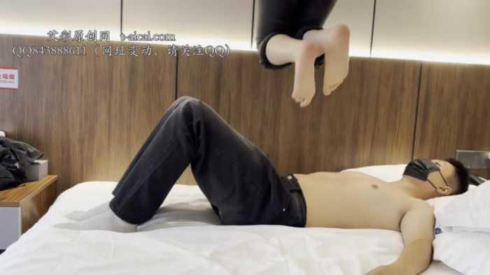 【爱秀套图】【素人研二学生】粉红色裸足狂跳 YC-241128-4