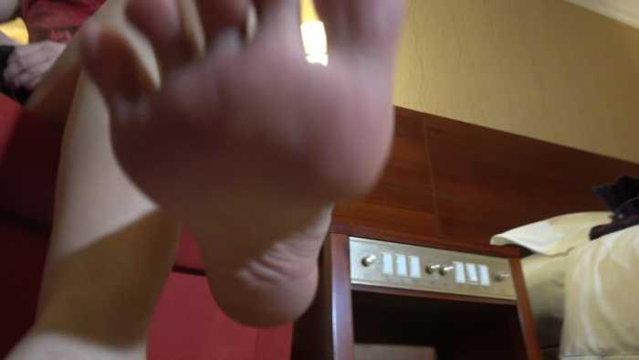 【爱秀套图】【彼岸花】母亲大人踩烂卑微的儿子 YC-241128-7
