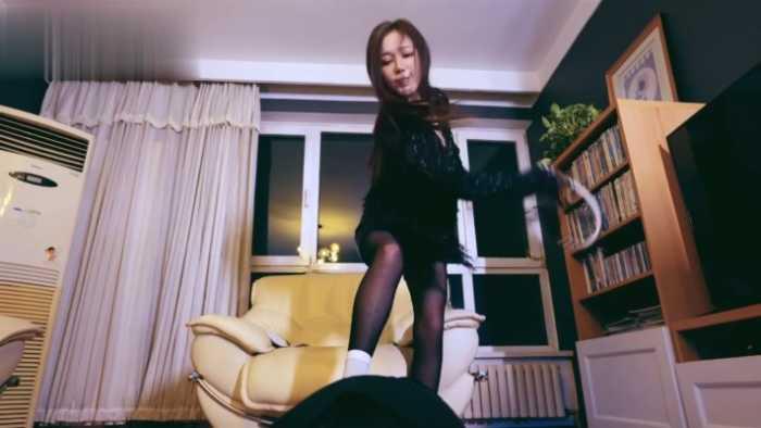 【爱秀套图】【影视剧】多位女神小姐姐丝袜美足棉袜美脚踩踏 踩脸踩脖子虐杀折磨男人 BPbf47655
