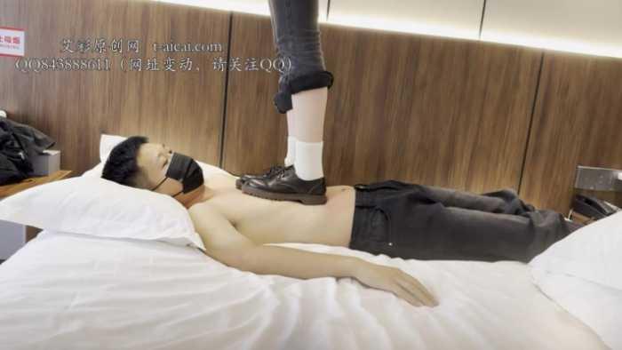 【爱秀套图】【素人研二学生】lo娘小皮鞋跳踩 YC-241128-5