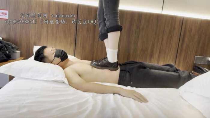 【爱秀套图】【素人研二学生】lo娘小皮鞋跳踩 YC-241128-5