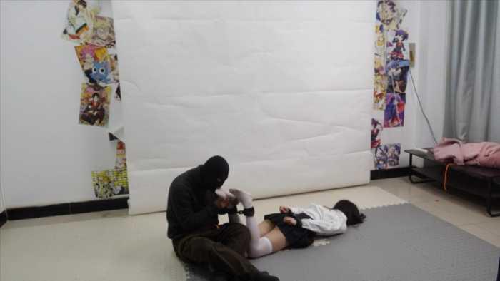 【爱秀套图】【第5风格】入室捆绑00后白丝脚 YC-241129-2