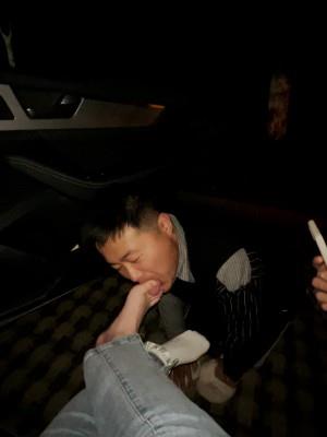 【爱秀套图】【第5风格】00后车外调教奴隶 YC-241202