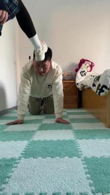 【网盘】【精神小妹】女神全体重踩踏暴力踢踹虐M JS241209~6