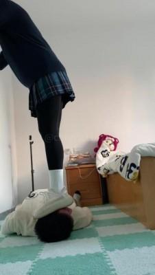 【网盘】【精神小妹】女神全体重踩踏暴力踢踹虐M JS241209~6