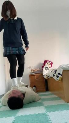 【网盘】【精神小妹】女神全体重踩踏暴力踢踹虐M JS241209~6