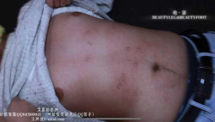 【爱秀套图】双生花-女女香吻美脚踩踏贱男奴 GD019 YC-241208