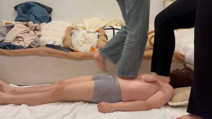 【爱秀套图】『高兴儿』和BBW闺蜜双人踩踏狂踹脚虐乳 YC-241207-7