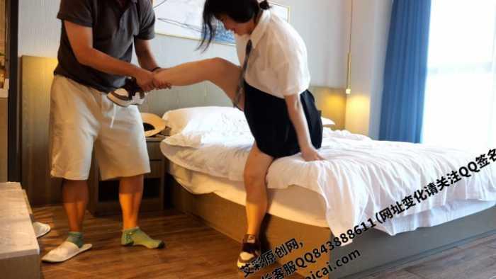 【爱秀套图】【第5风格】爱上补课老师的白嫩脚强制把玩 YC-241215-7