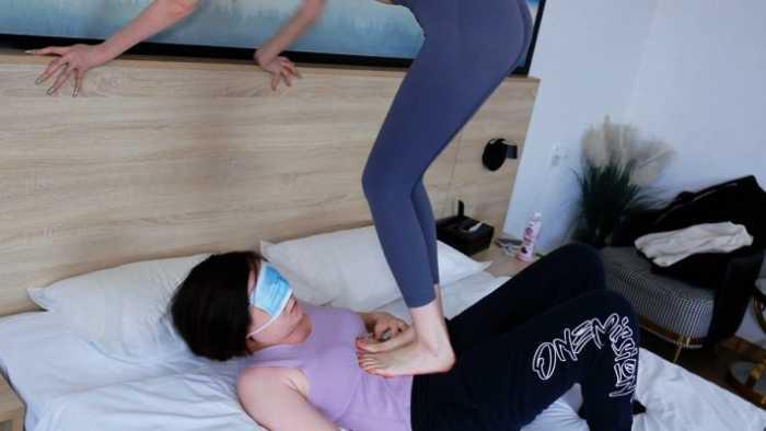 【爱秀套图】【超级女M】被175艾琳踩踏玩弄 JS241219~2
