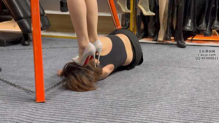 【爱秀套图】高跟踩哭女M 下 YC-241212-5