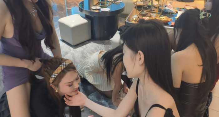 【爱秀套图】model-月焱生日盛宴众奴跪拜 YC-241218-3