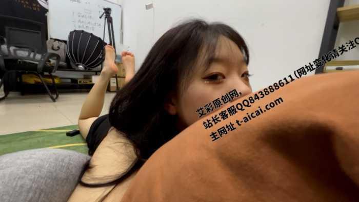 【爱秀套图】【第5风格】边玩游戏边被老板玩脚 YC-241221-6