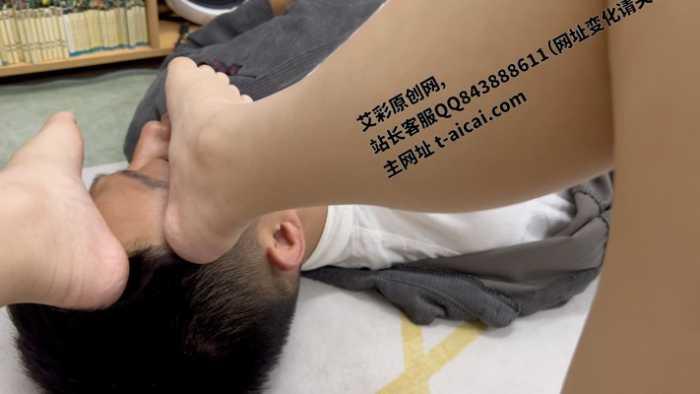 【爱秀套图】【第5风格】边玩游戏边被老板玩脚 YC-241221-6