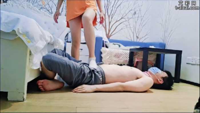 【爱秀套图】【啦啦啦】女大学生校园暴力式踢踹踩踏 ACYC-3829
